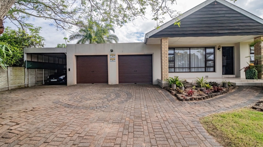 3 Bedroom Property for Sale in Bonza Bay Eastern Cape